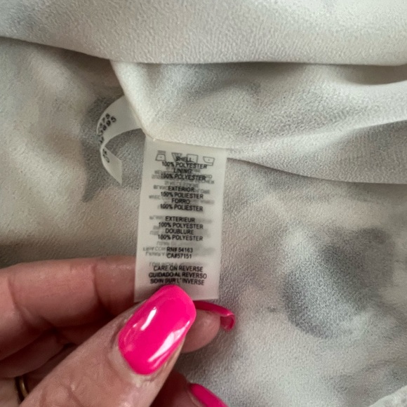 Calvin Klein Women's Floral Blouse - Black and Gray size Medium to Large - Picture 8 of 13